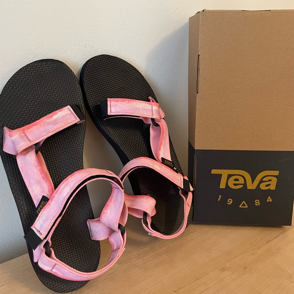Teva Original Universal sandals pink tie-dye women’s size 8